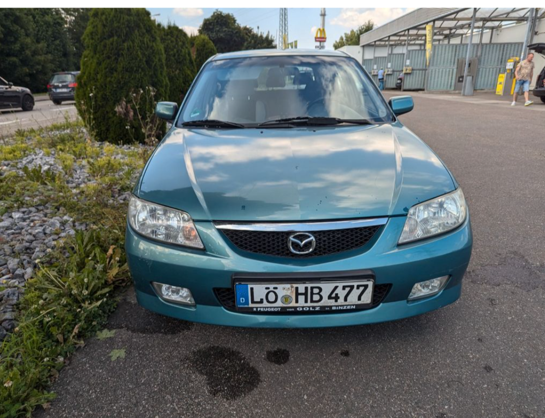 Mazda 323F - 3