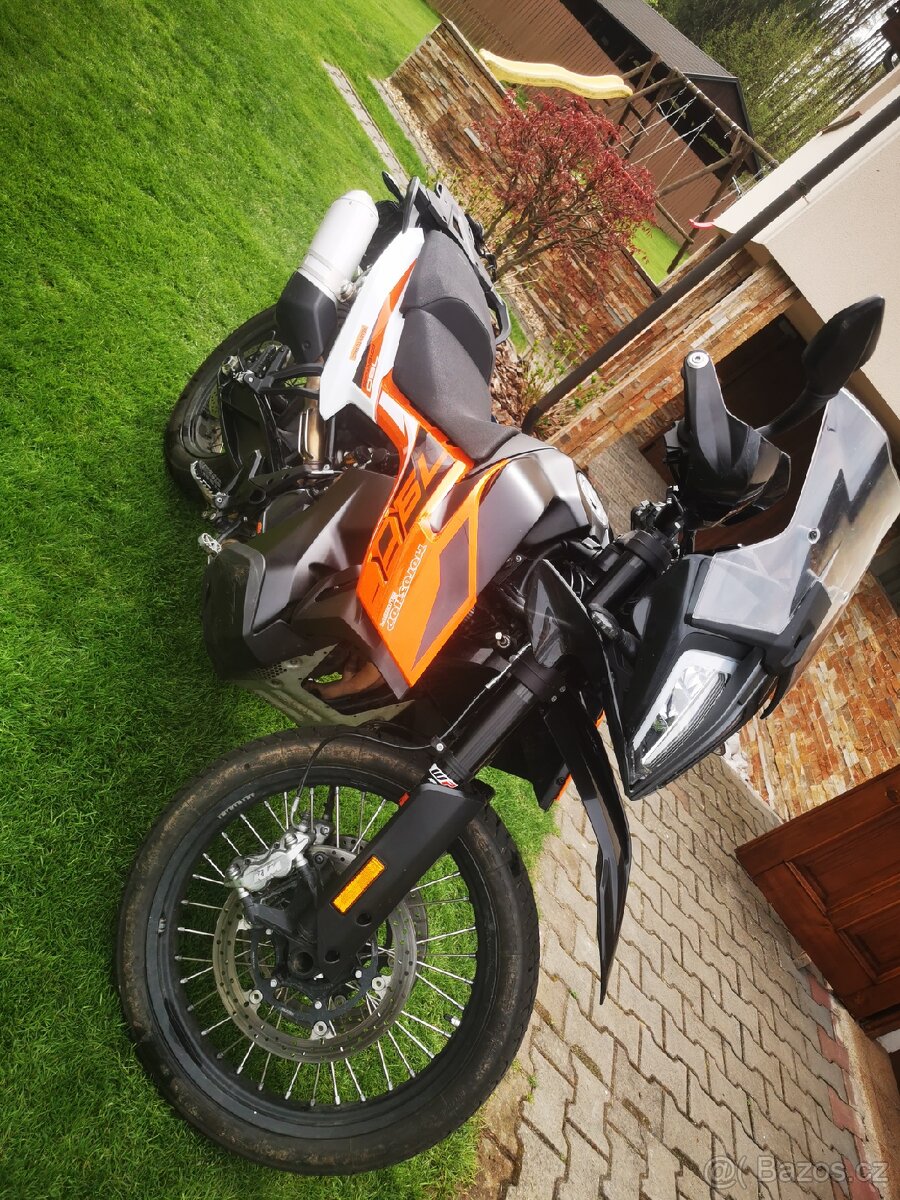 Motocykl KTM 790 Adventure