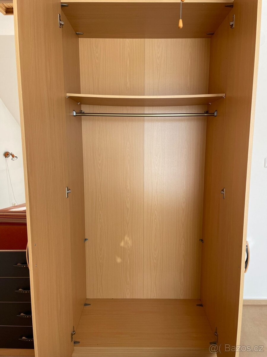šatní skříň - 3