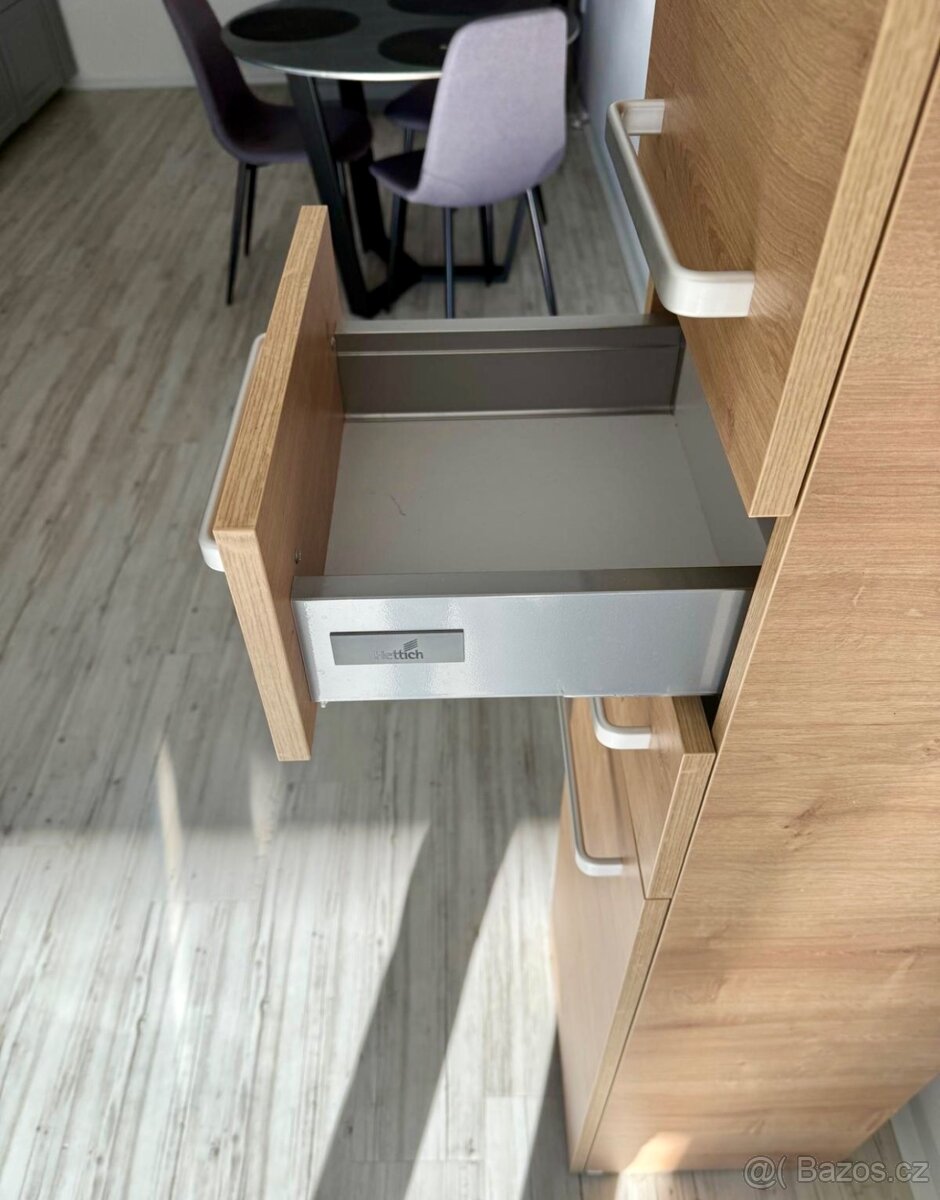 Koupelnová skříňka - 3