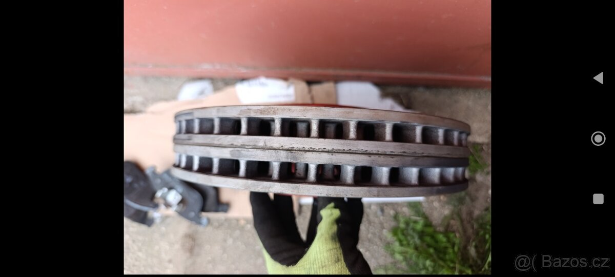 Přední kotouče Renault Megane III průměr 320mm. - 3