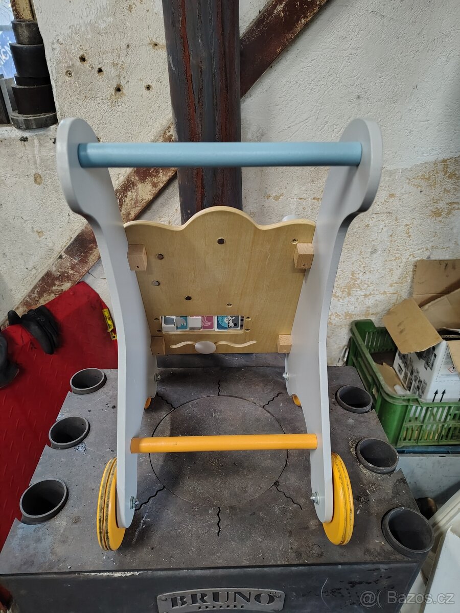 Dřevěná interaktivní chodítko - 3