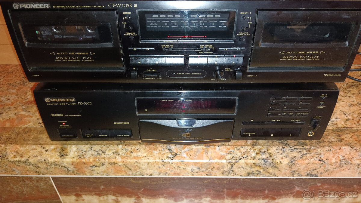 Prodám CD přehrávač, tape deck zn.Pionner - 3