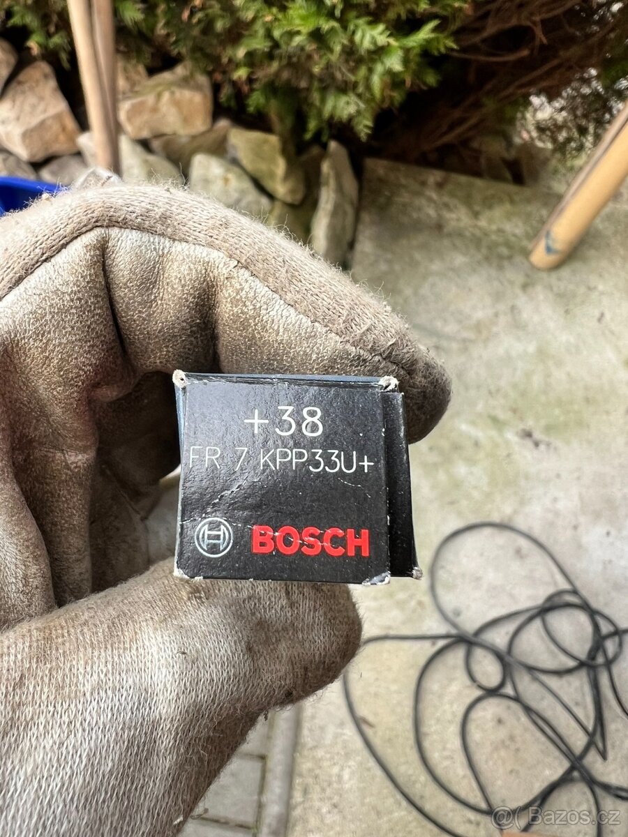 Svíčky FR7KPP33U+ – do auta, nové / nepoužité - 3