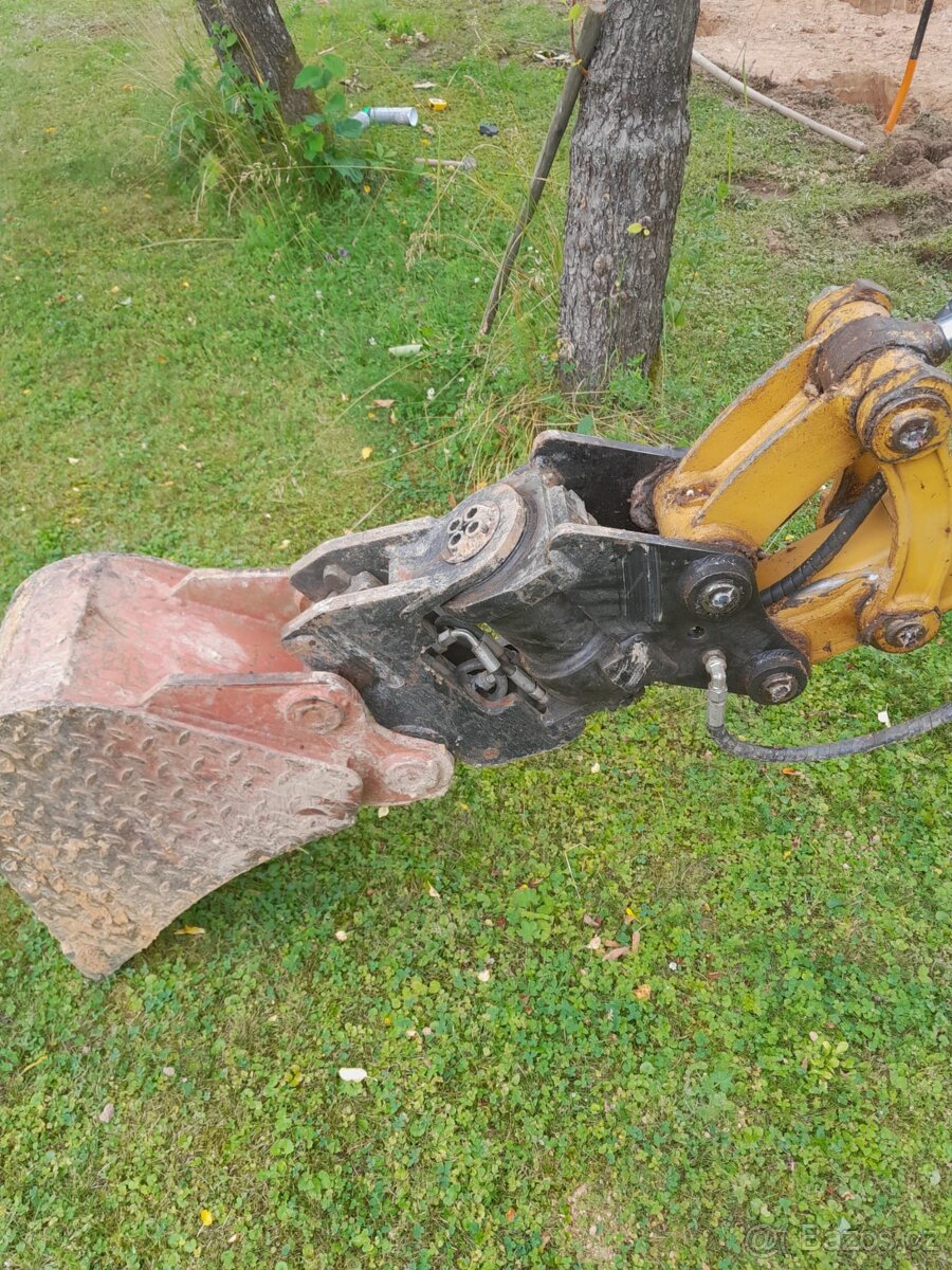 Caterpillar 302.4 D - 3