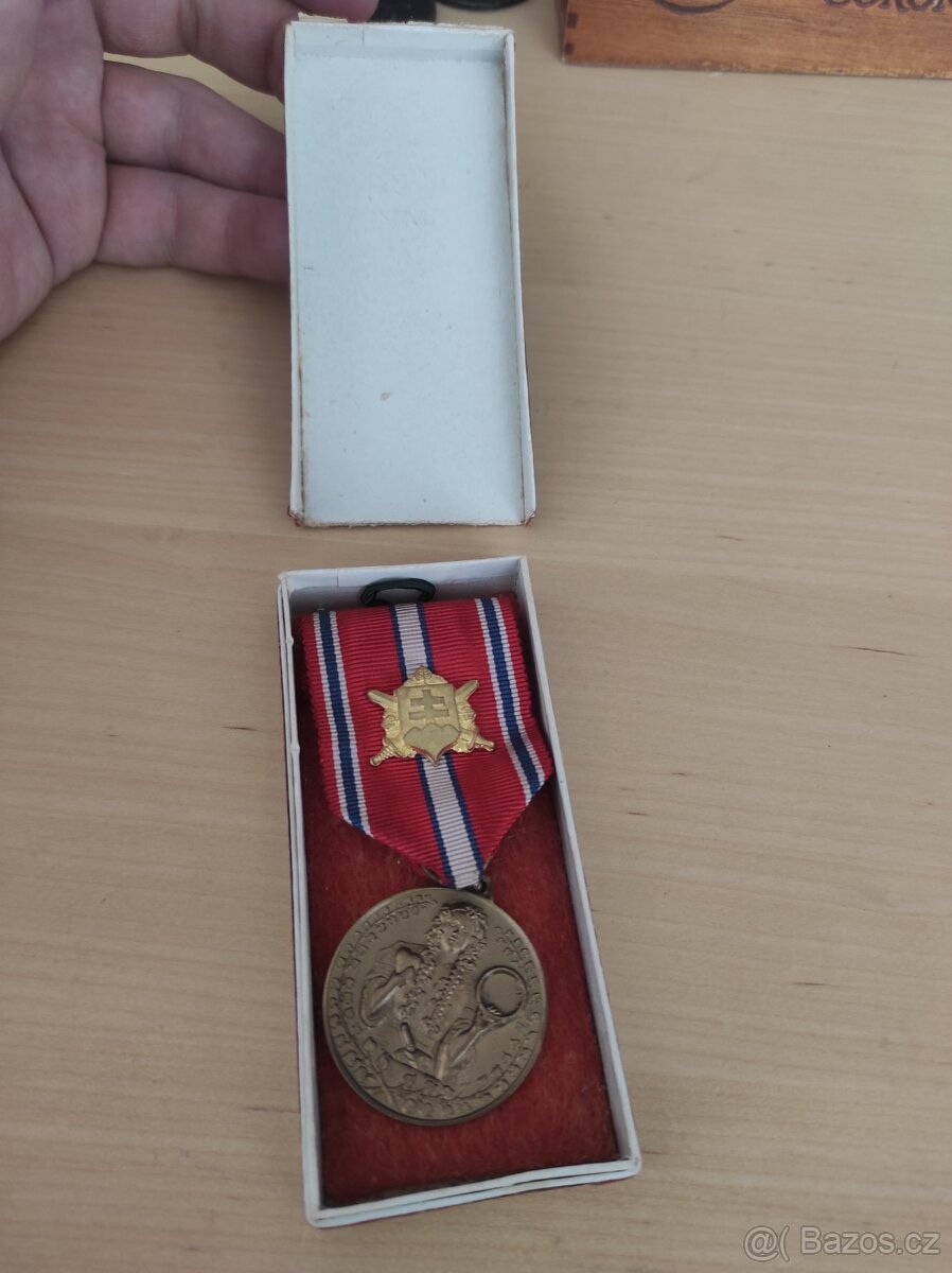 Medaile a vyznamenání - 3