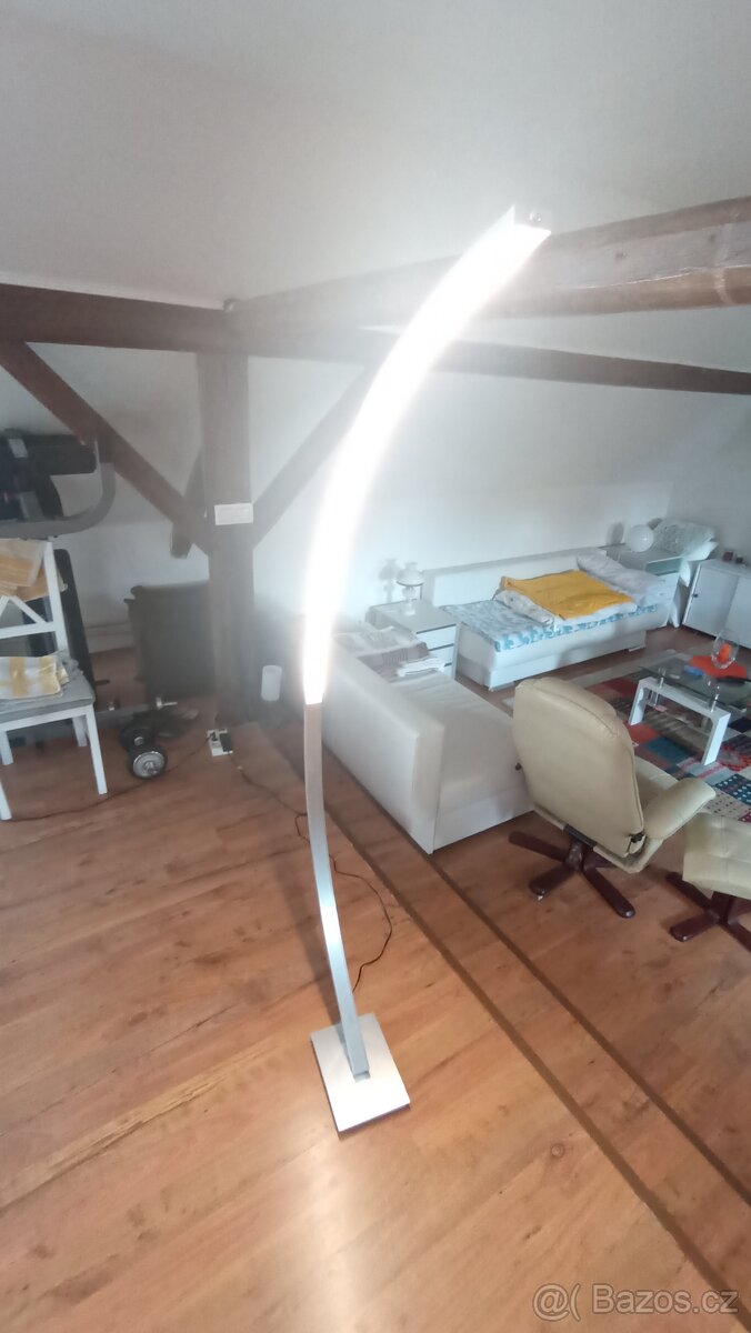 Prodám stojací LED – obloukovou lampu - 3