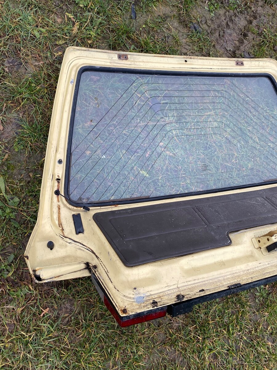 Favorit víko kufru - 3