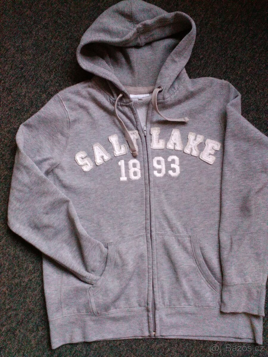 ChLAPECKÁ MIKINA - 3