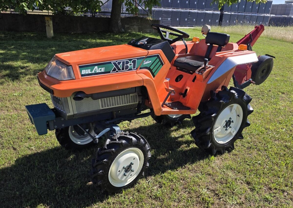 KUBOTA XB1 - 3