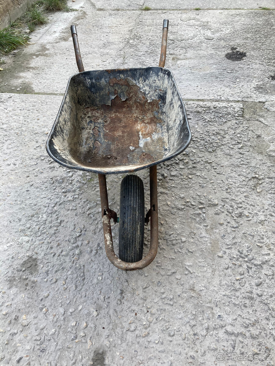 Stavební kolečko ruční starší za 600 kč - 3