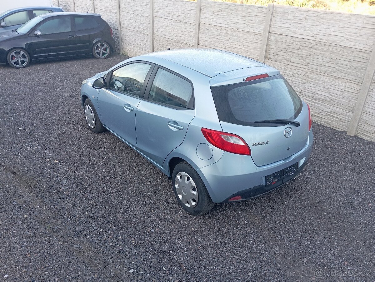 Mazda 2 1,5 benzín 76kw , výhřev sedaček - 3