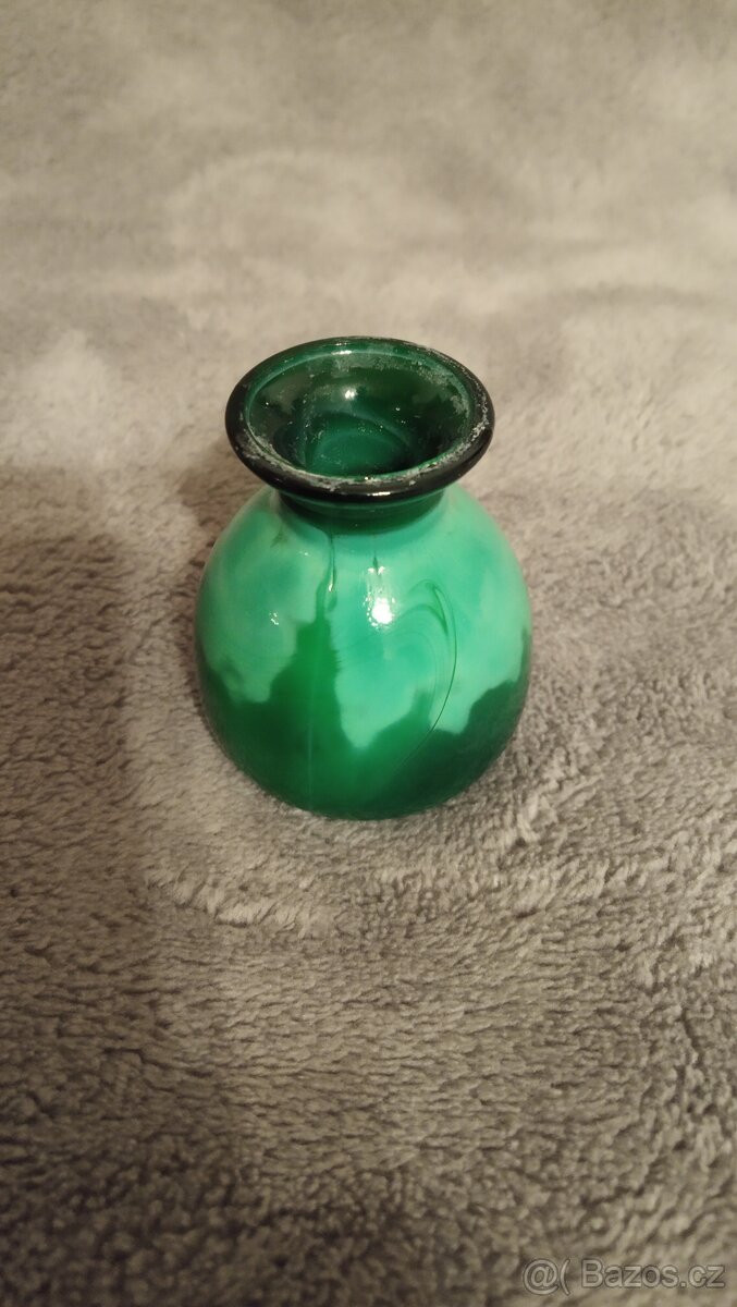 Skleněné a porcelánové vázy a doplňky - 3