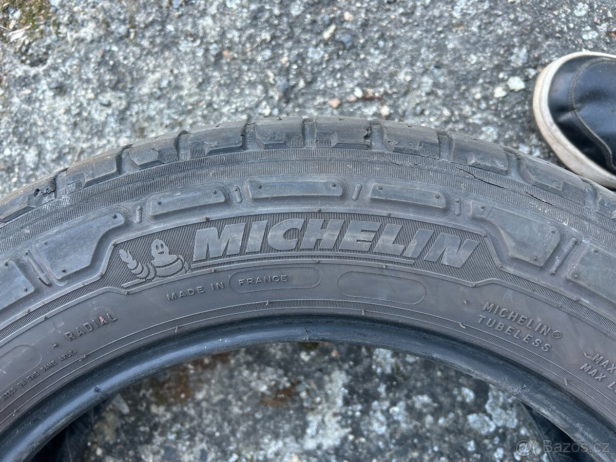 Celoroční pneu 215/60/17C Michelin - 3