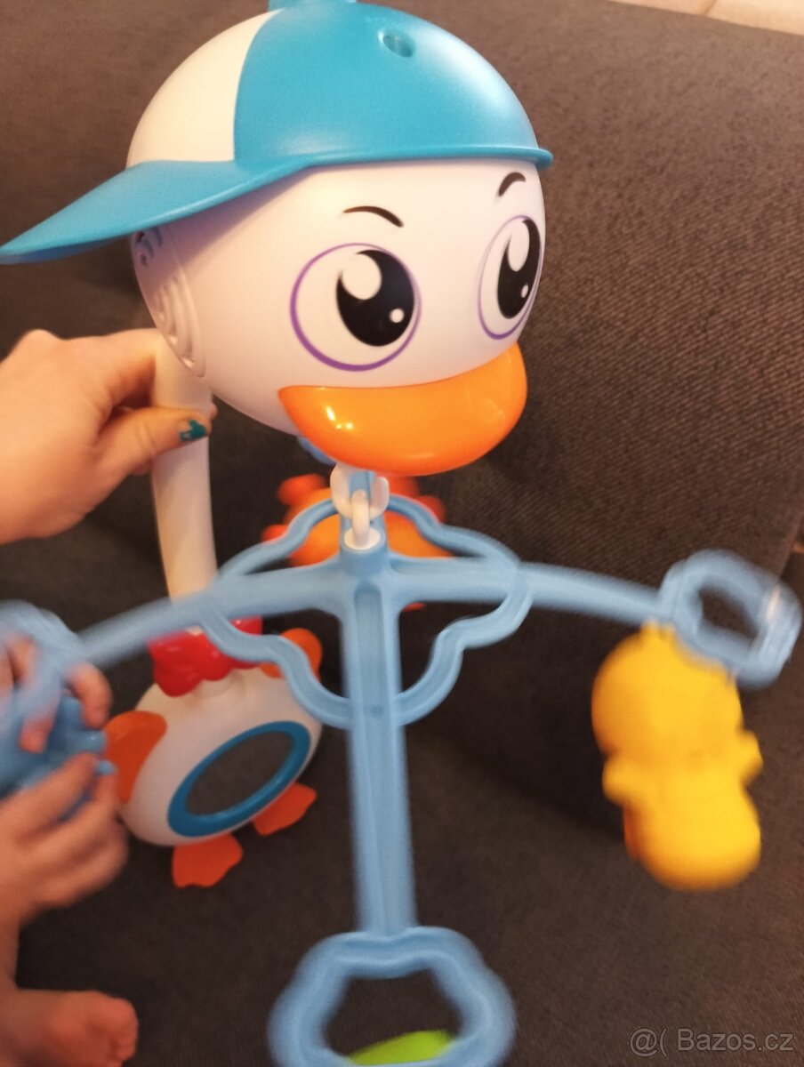 Kolotoč nad postýlku - 3