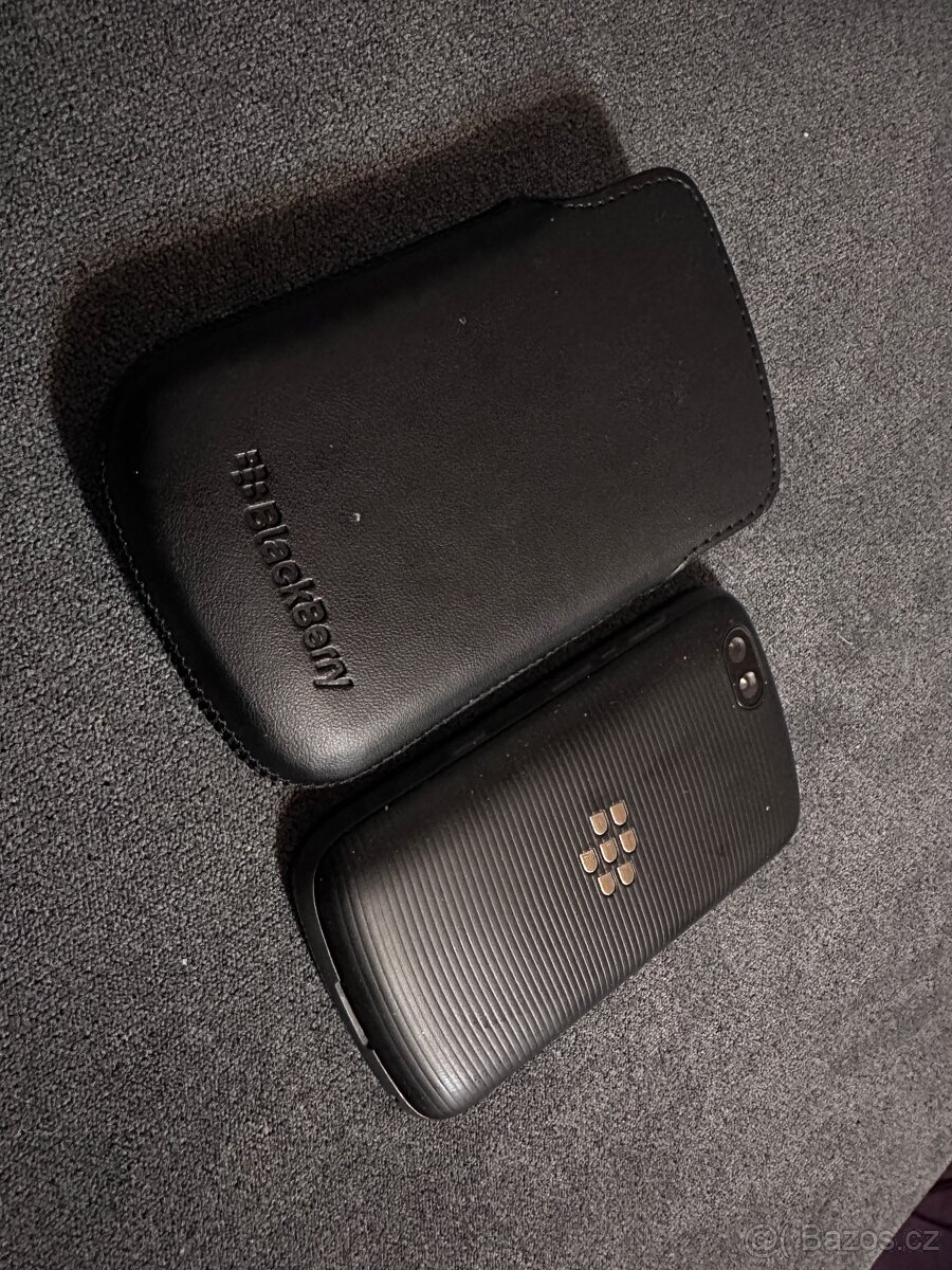 BlackBerry 9720 Samoa Black - 3