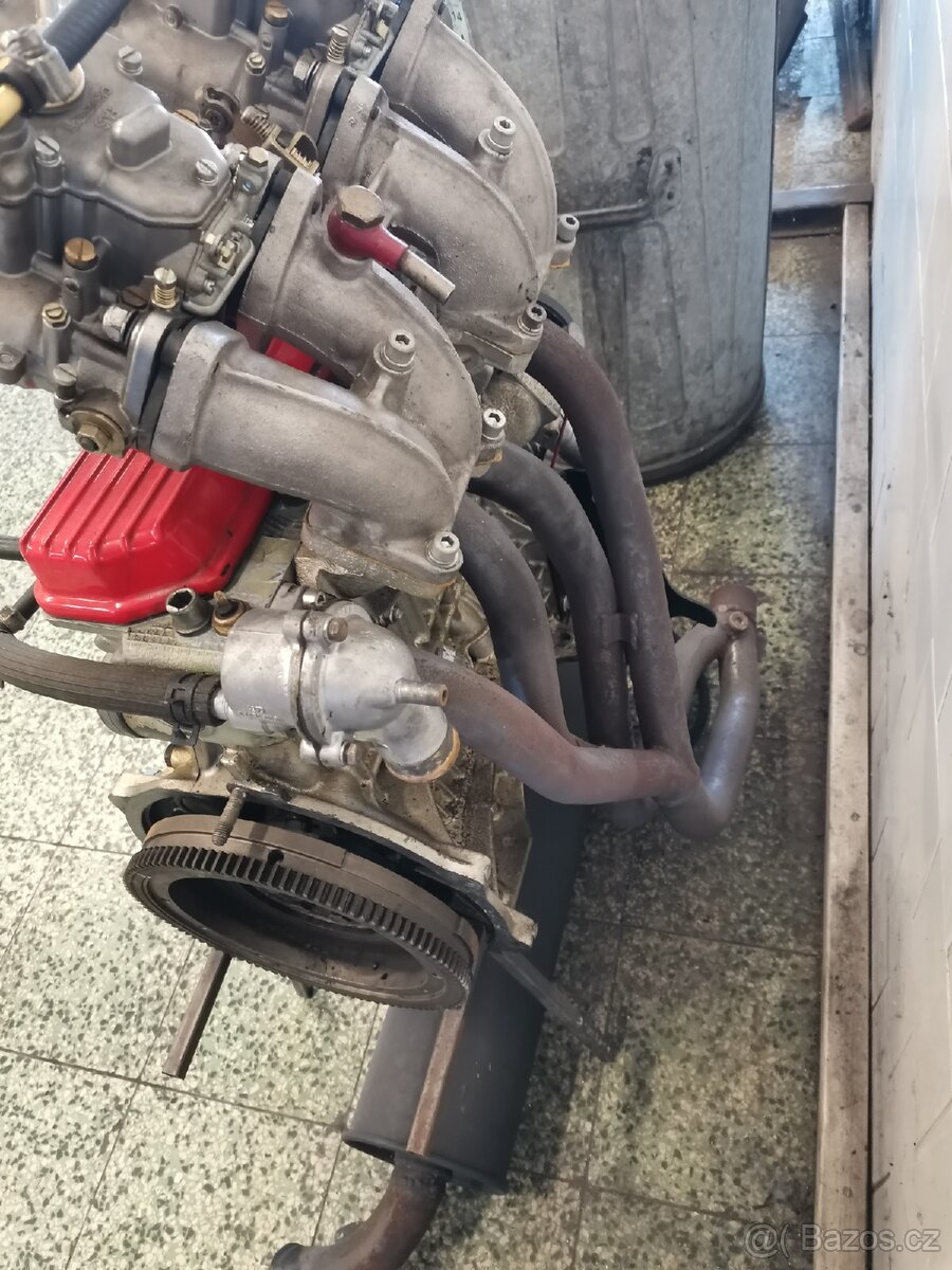Závodní motor Škoda 130 - 3