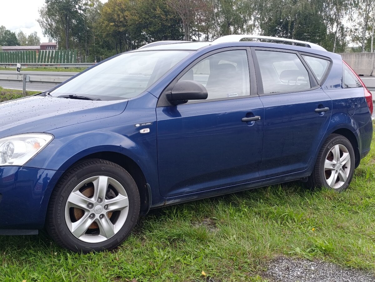 Kia Cee´d na náhradní díly 1.4 80kw - 3