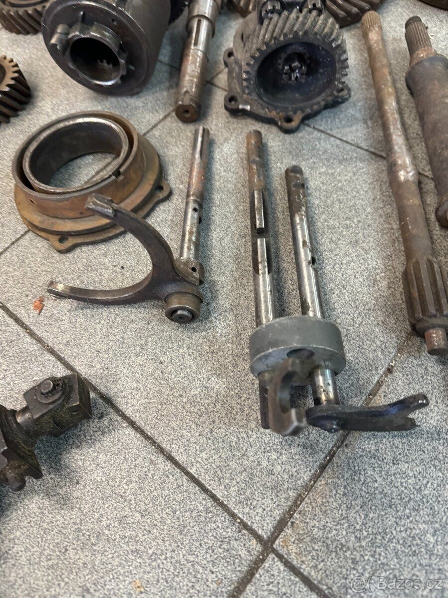 Nahradní díly Tatra 87 - 3