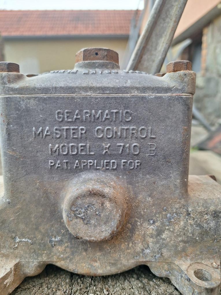 Ruční brzdová pumpa USA - 3