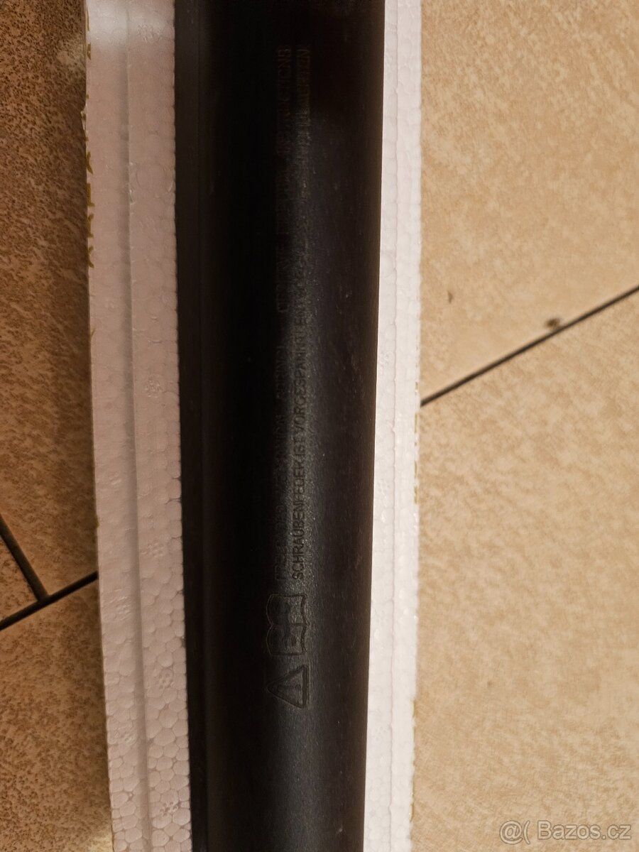 Elektrická vzpěra kufru - Superb III Combi - Pravá - 3
