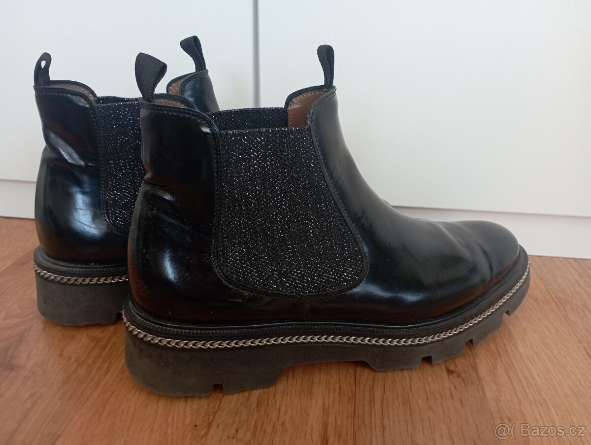 Kotníkové podzimní boty Pertini vel. 39 - 3