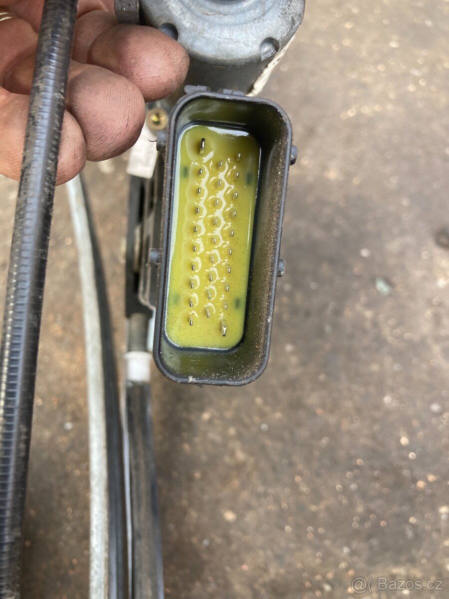 Řidici jednotka centralniho zamykani octavia 104411 302. - 3