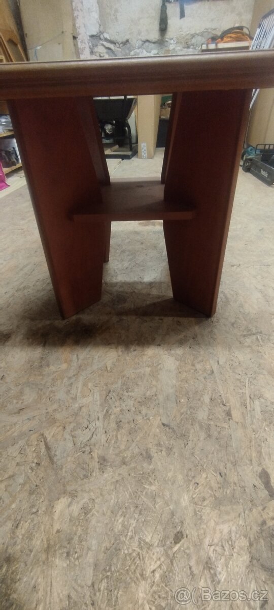 Starý stolek s dlaždicema - 3