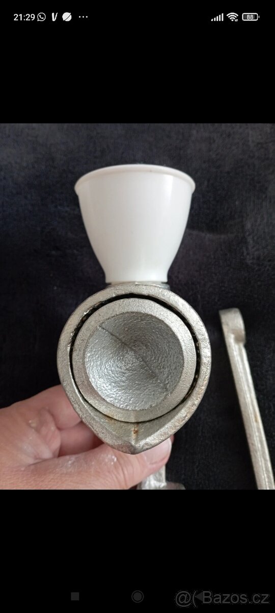 Nový litinový mlýnek na mák - 3