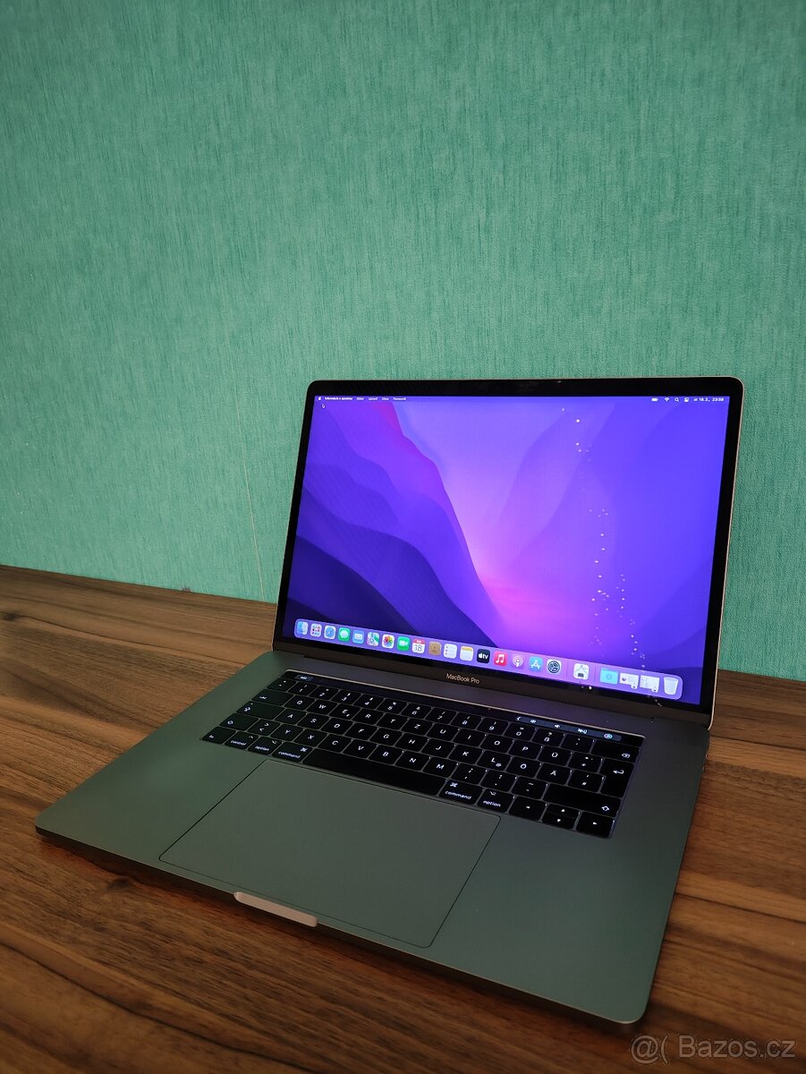 MacBook Pro 15 A1707 | i7 • 16GB • 512GB - 3