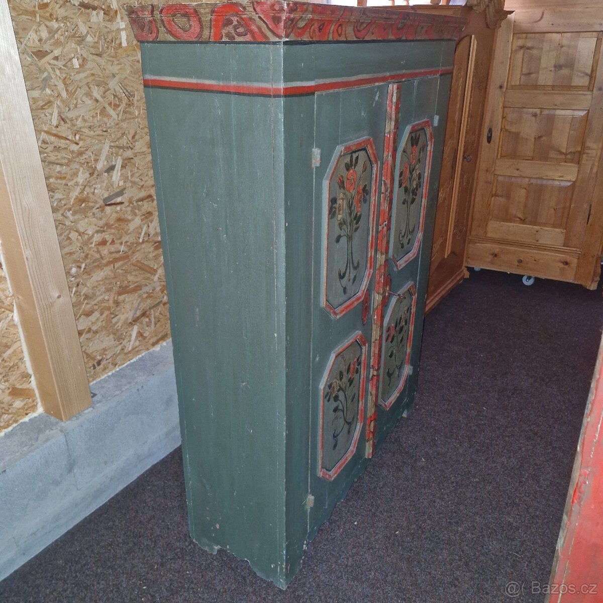 Starožitná skříň malovaná - 3