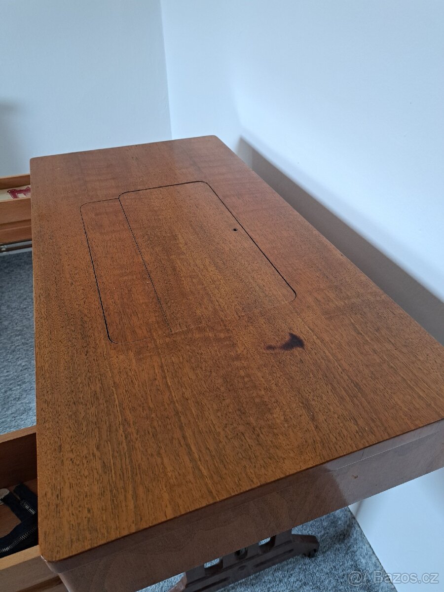 Šicí stroj Lada, šlapací - 3