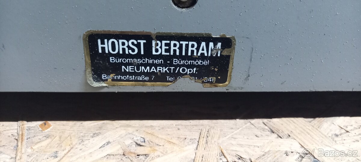 Starý psací stroj Adler - 3