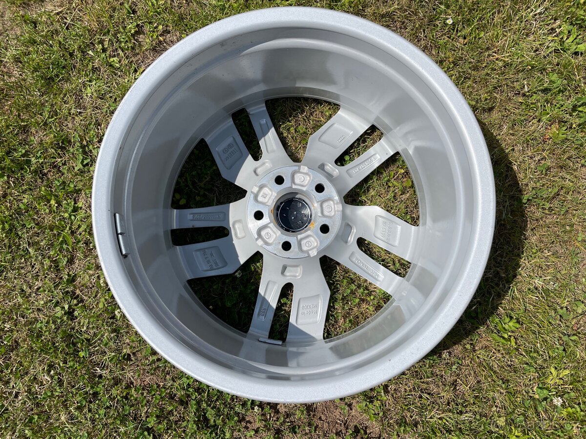 1kus alu kolo Audi R18 Q5 - 3