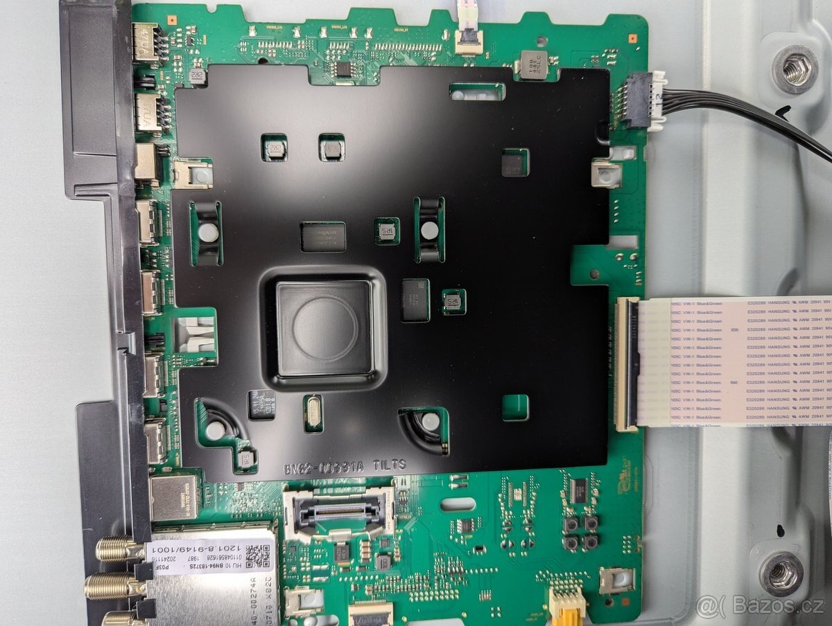 Díly z TV Samsung QE55Q40DAT na ND, prasklý displej - 3