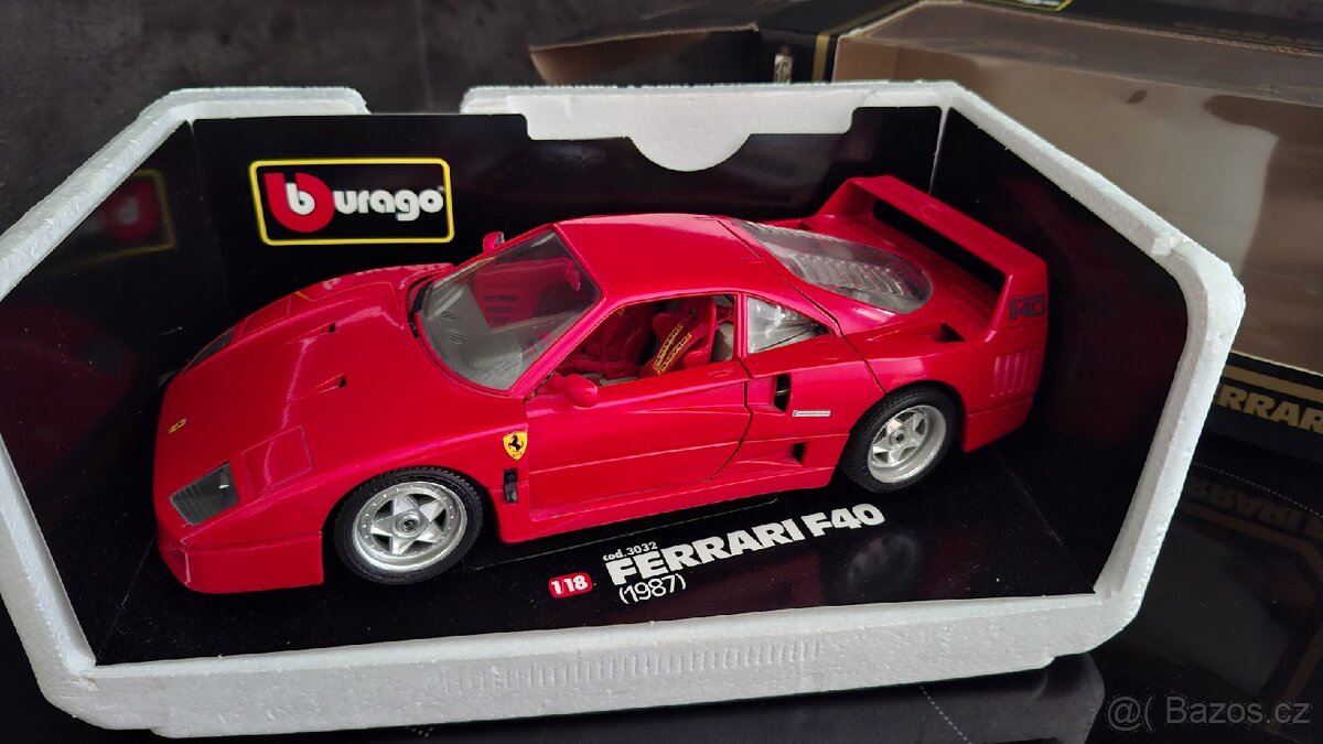 Ferrari F40 3x varianta 1:18 Bburago + dárek 1:43 - 3