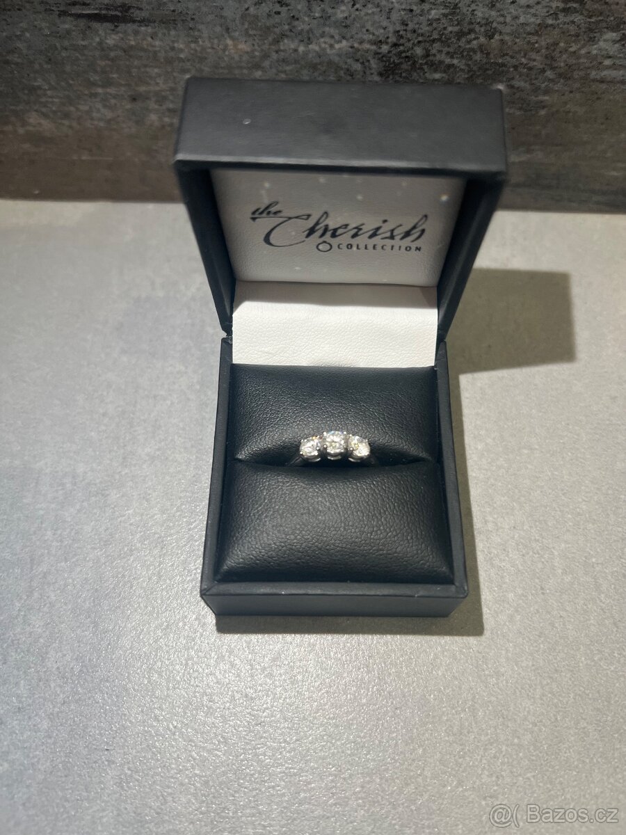 Krásný prsten z bílého zlata - 3