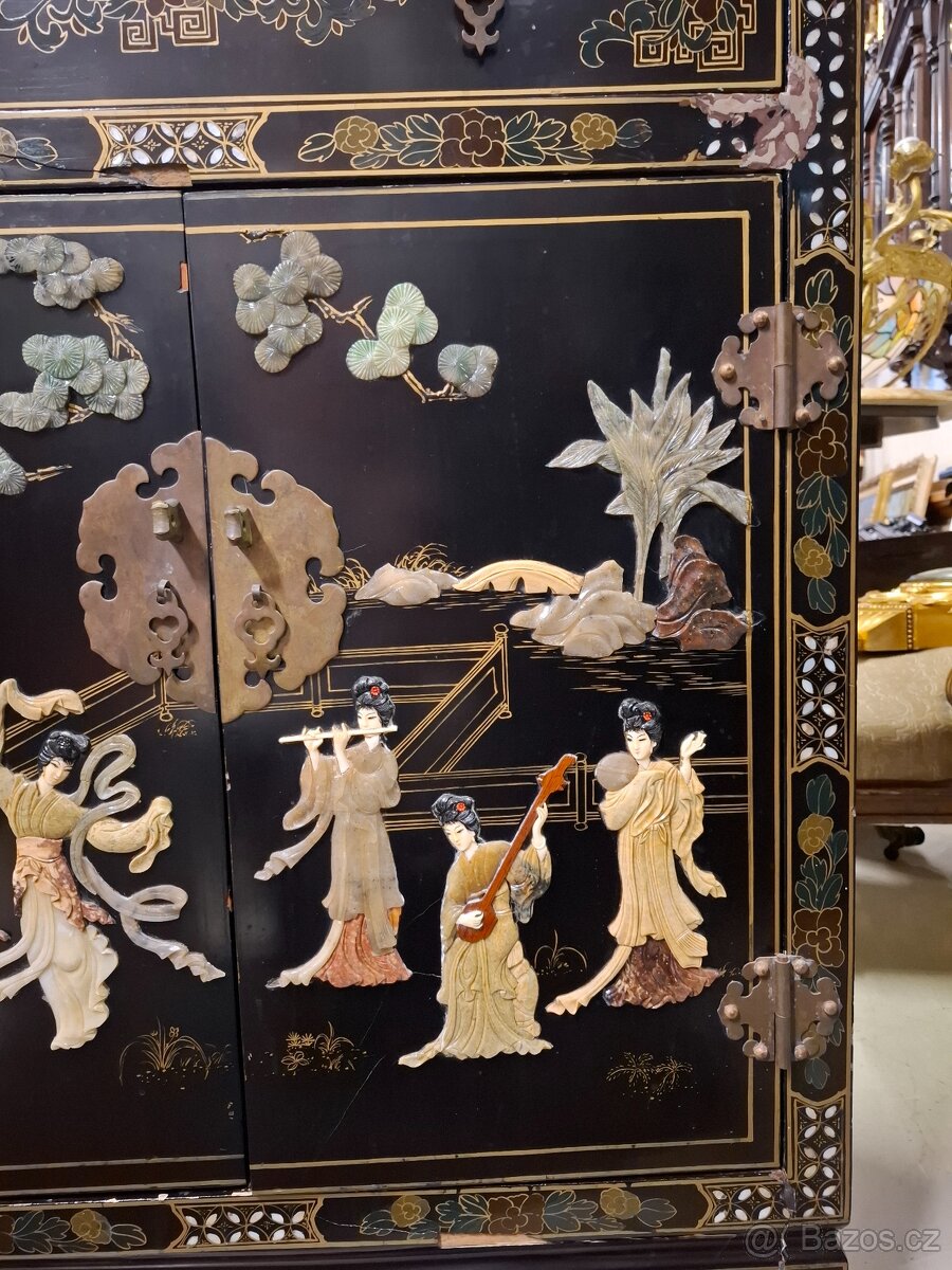 Starožitná čínská vykládaná komoda - 3