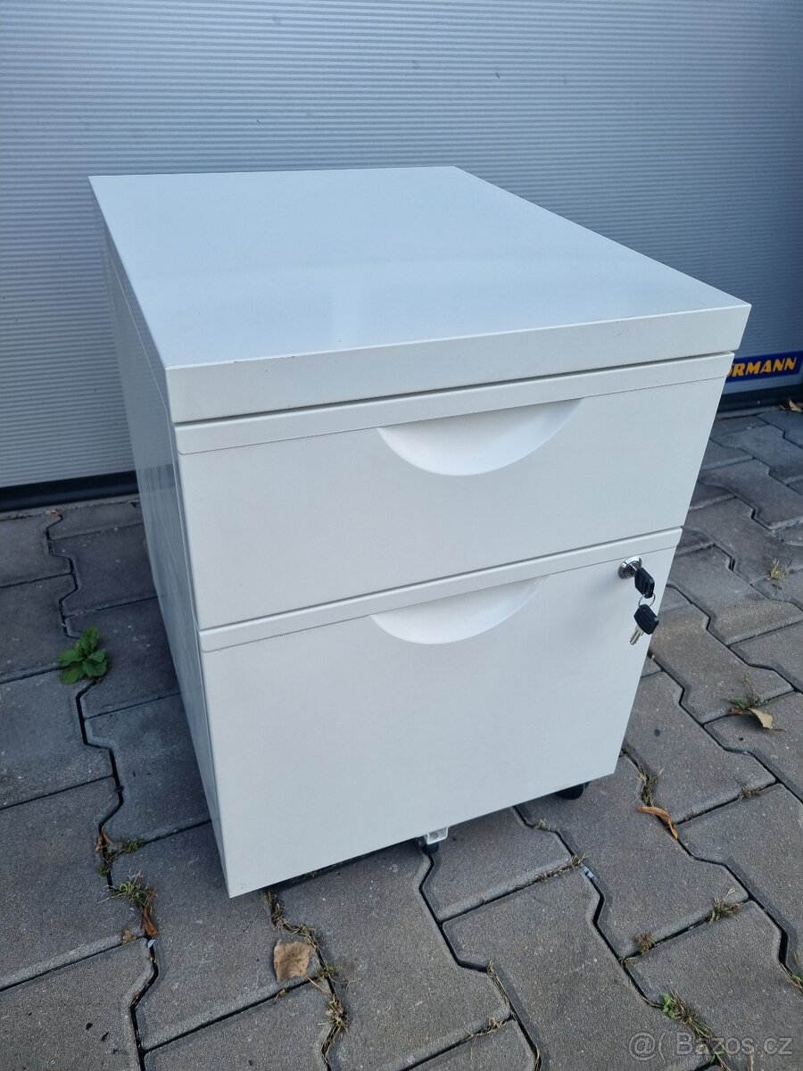 Zamykatelný plechový kontejner - 3