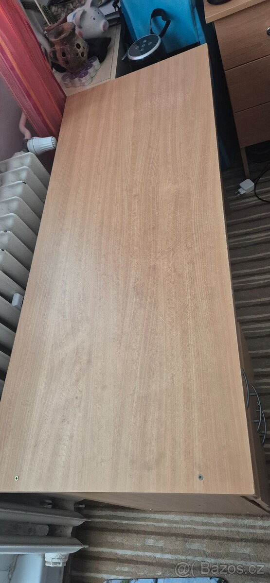 Pracovní stůl - 3