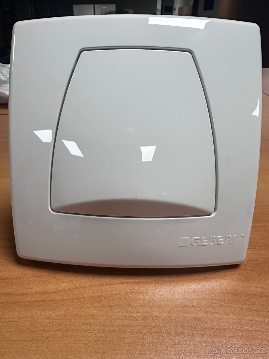 Tlačítko Geberit na pisoár - 3