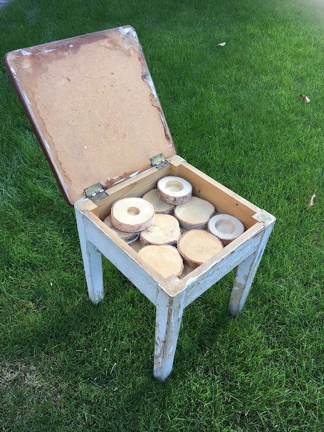 Stará stolička štokrle s úložným prostorem - 3