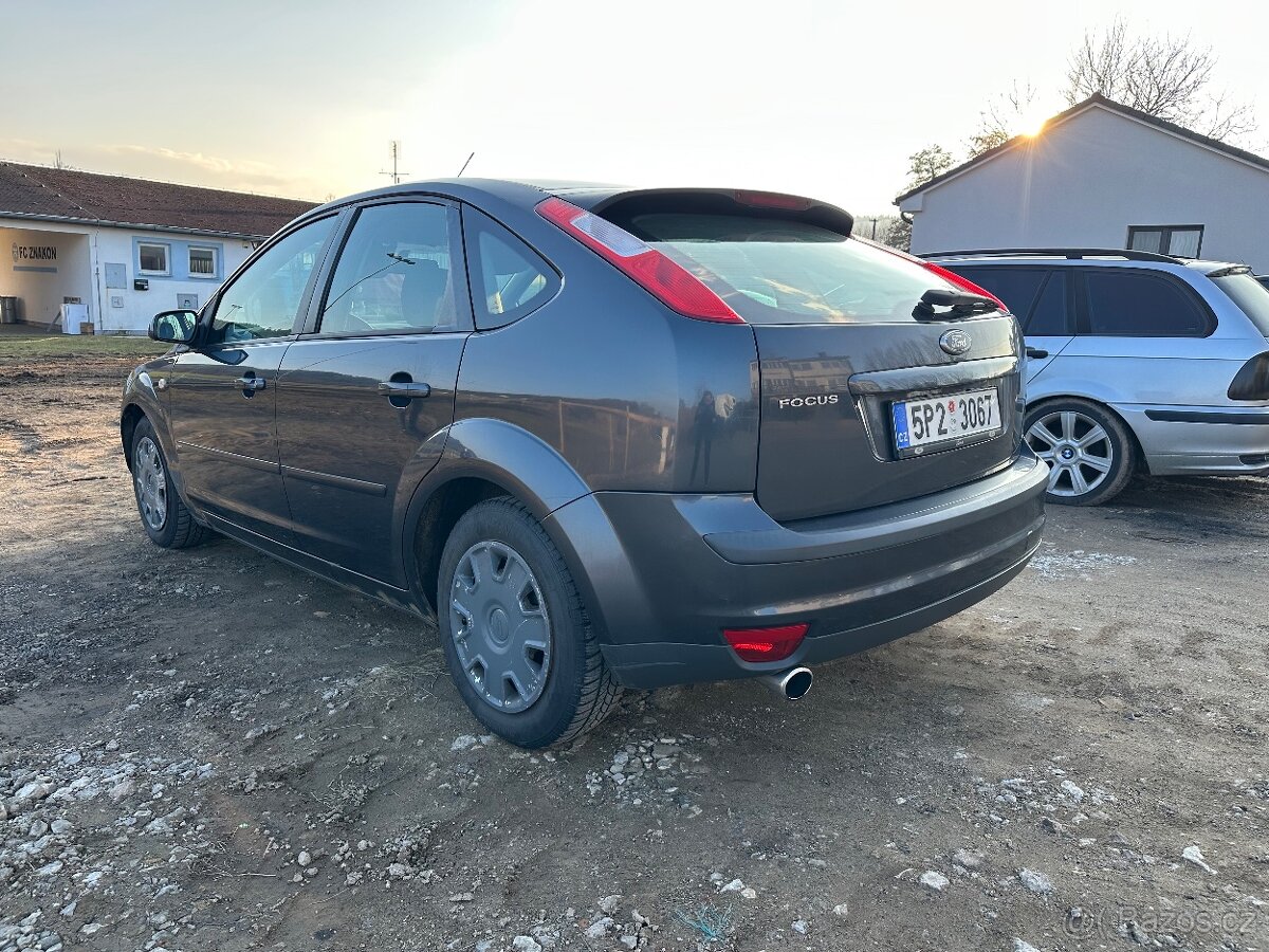 Ford Focus 1.6 benzín 2008 74kW - 3