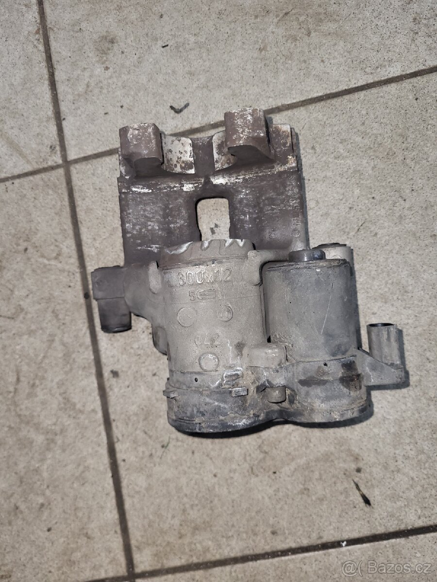 Elektrický třmen pravý mercedes c-class c220 c205 - 3