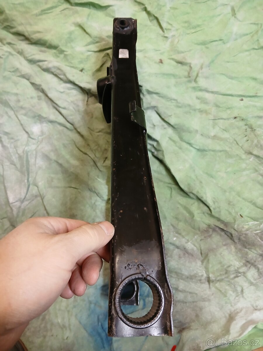 Levé spodni rameno škoda 120 M Rapid - 3