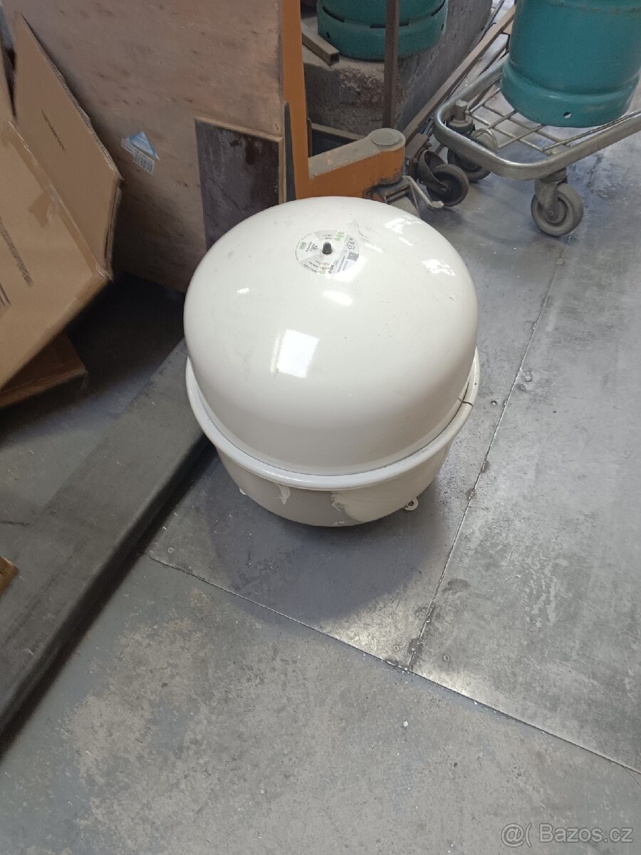 Expanzní nádoba 50 l - 3