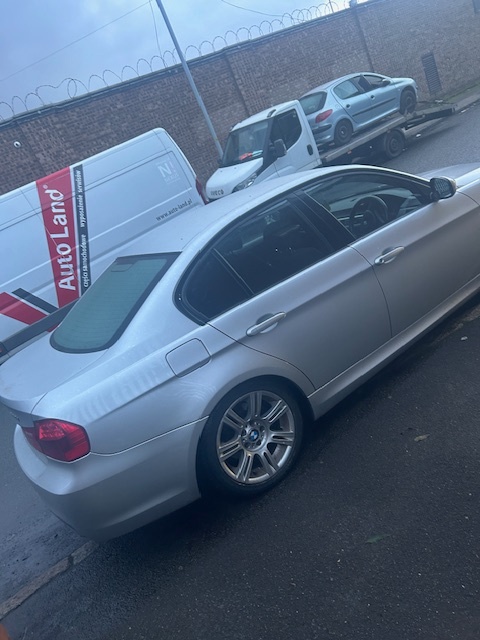 bmw E90 M paket 2.0d - 3