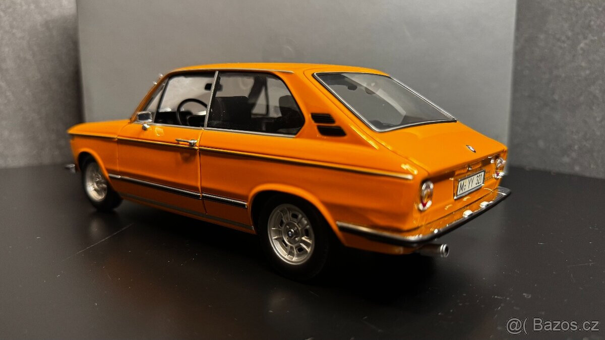 BMW 2000 Tii Touring BMW collection model 1:18 - 3
