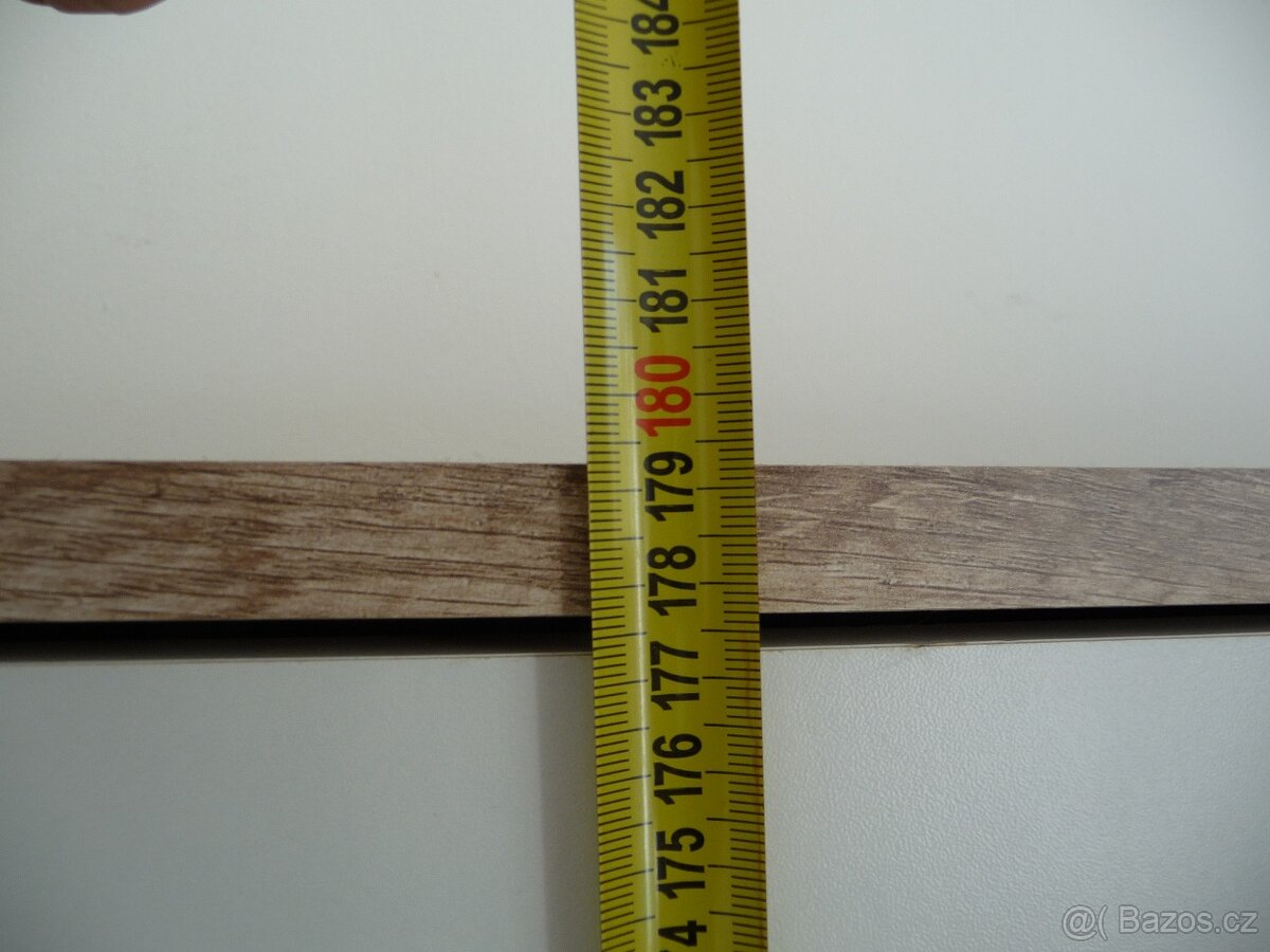 Šatní skříň - 3