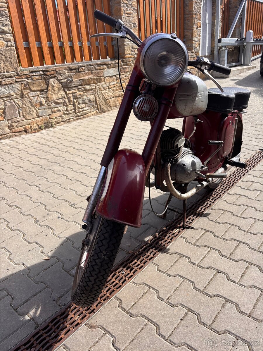 Jawa-ČZ 150/352 - 3